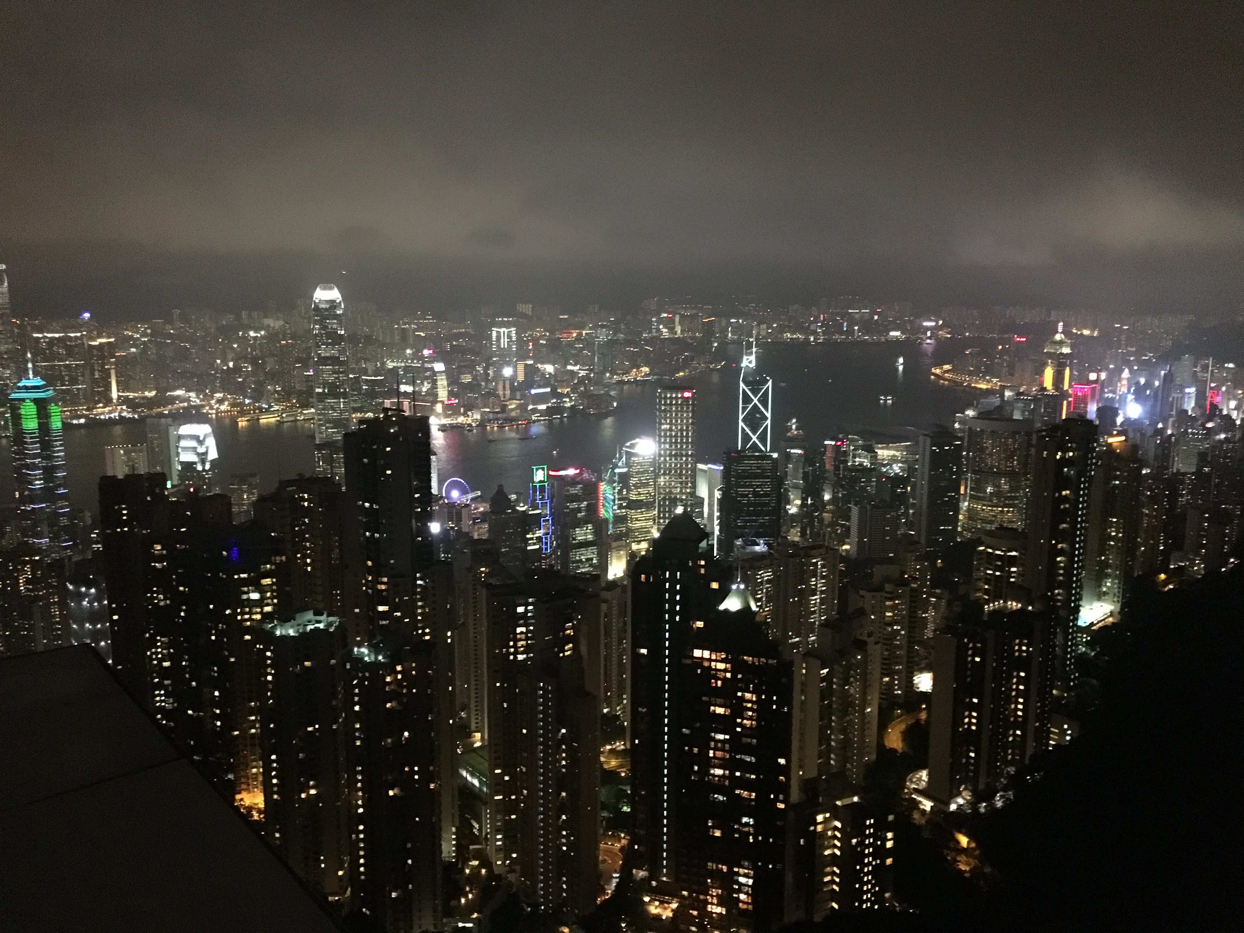 太平山顶俯瞰香港夜景